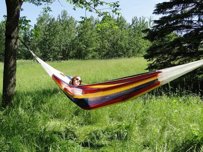 Product Review on the Polyester Rope Hammock – Soft-Woven Deluxe - Hammock  Universe Canada